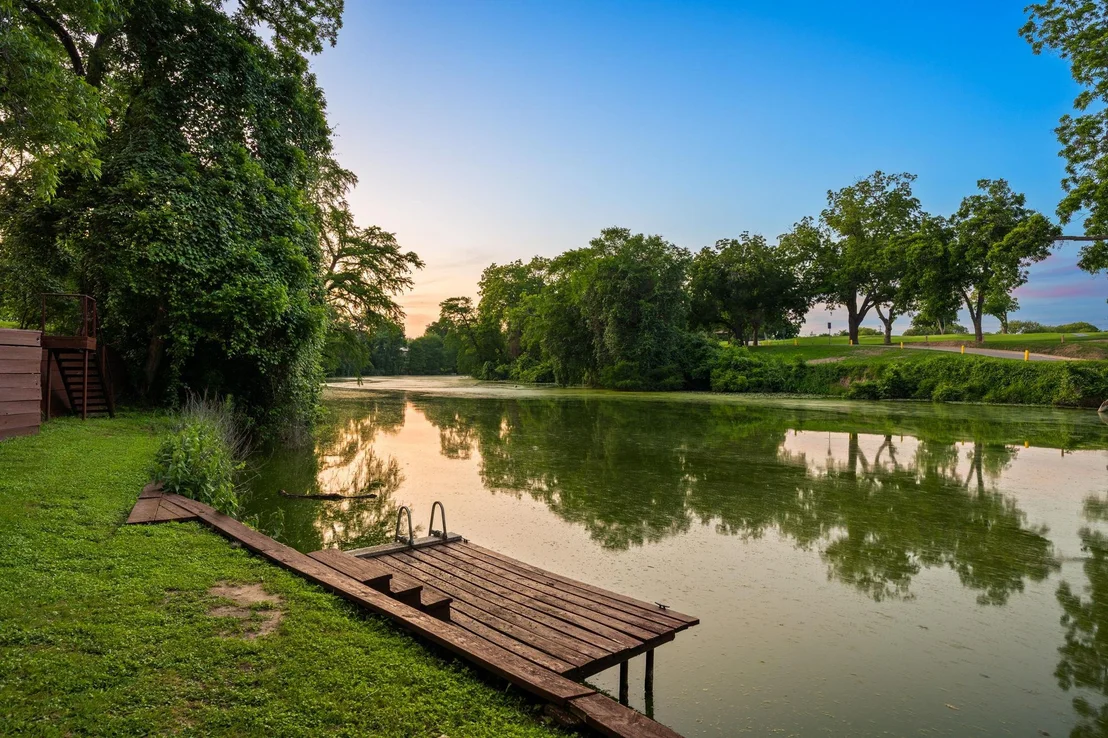 Photo of 302 Guadalupe River DR