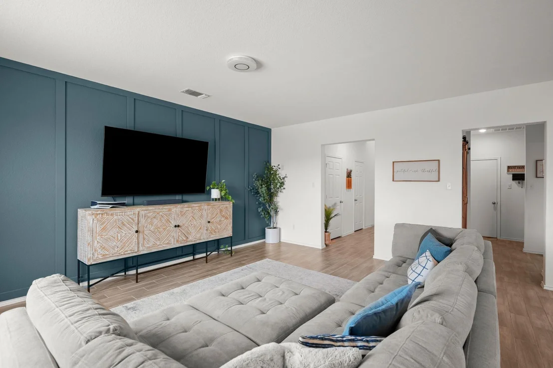 Photo of 500 Pickrell LOOP