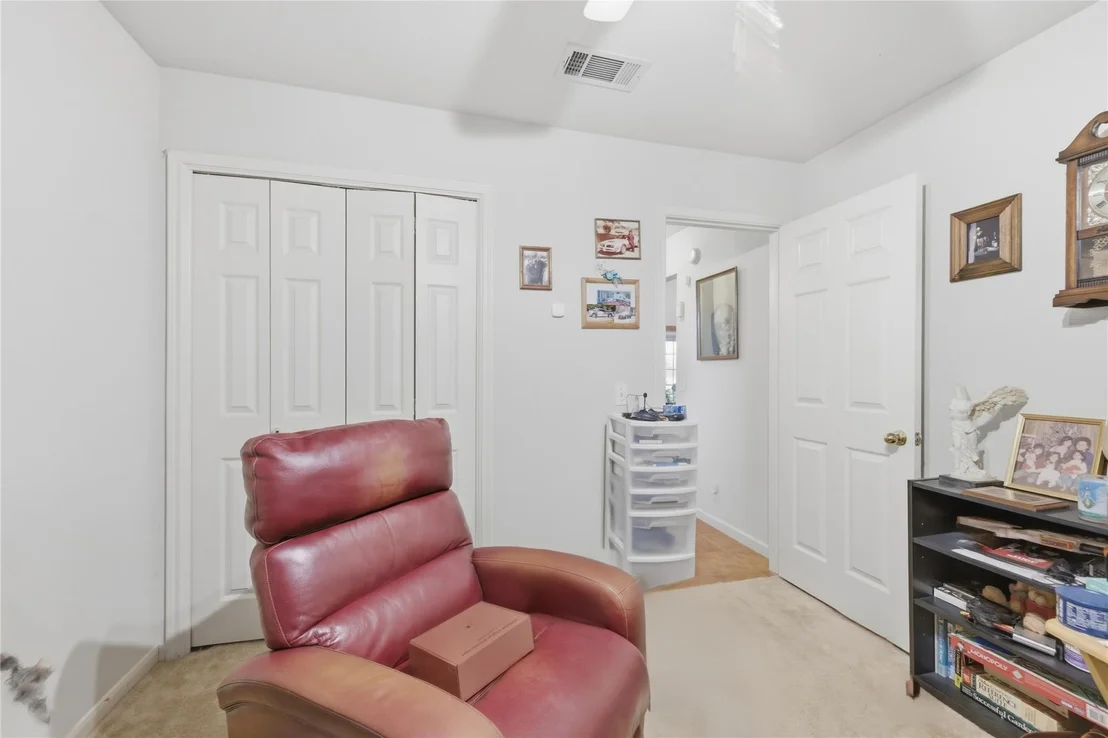 Photo of 1427 Crete LN