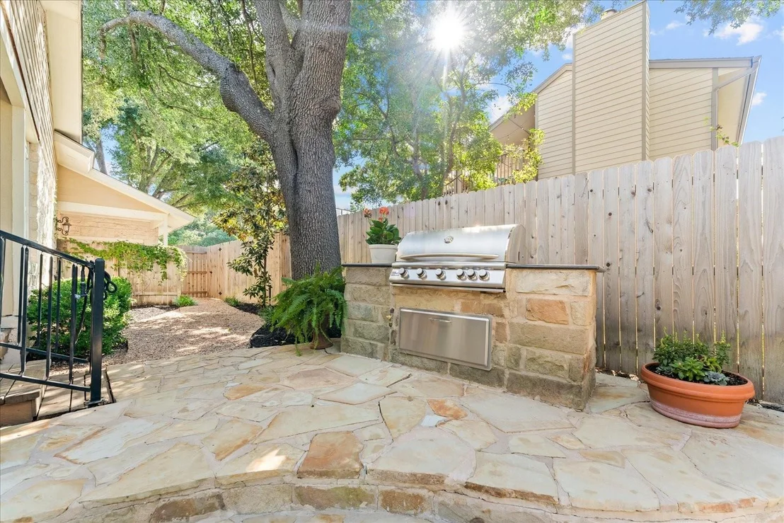 Photo of 10718 Pickfair DR