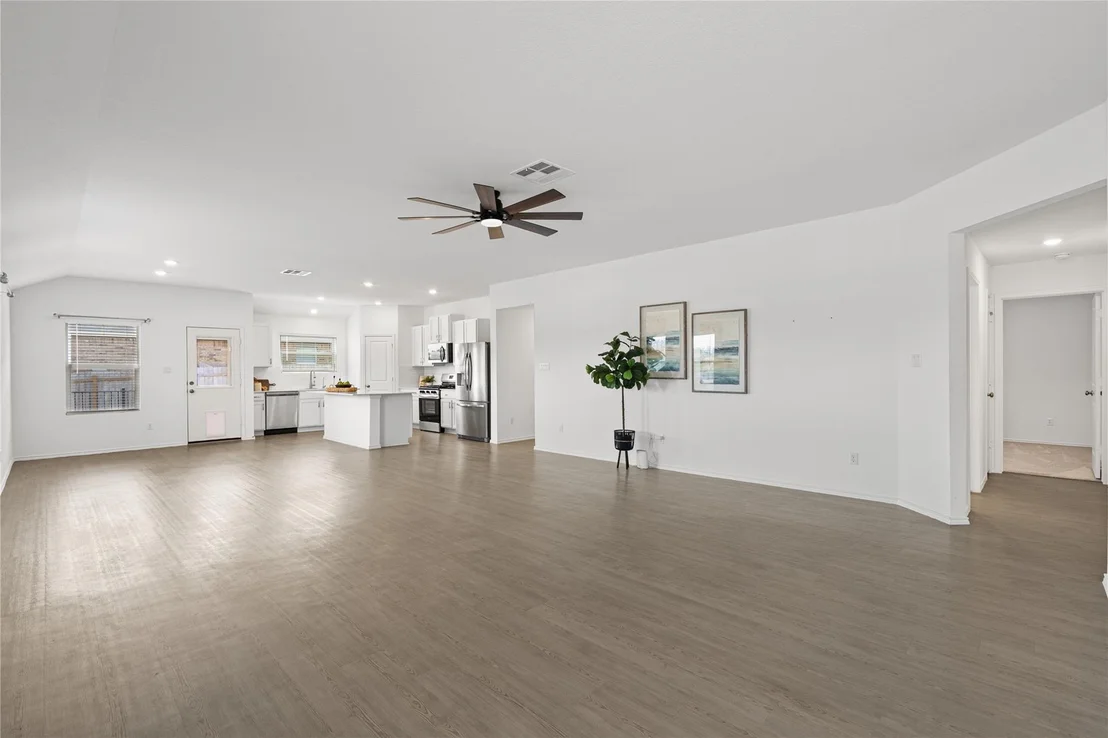 Photo of 101 Sunrise Oak CV