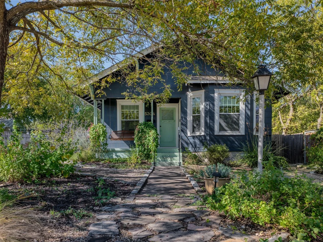 Photo of 5304 Bennett Ave