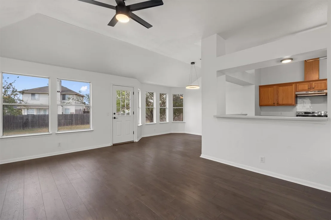 Photo of 1820 Mason Creek BLVD