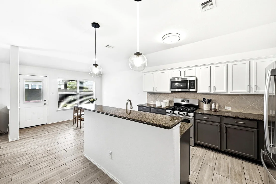 Photo of 184 Coral Stone TRL