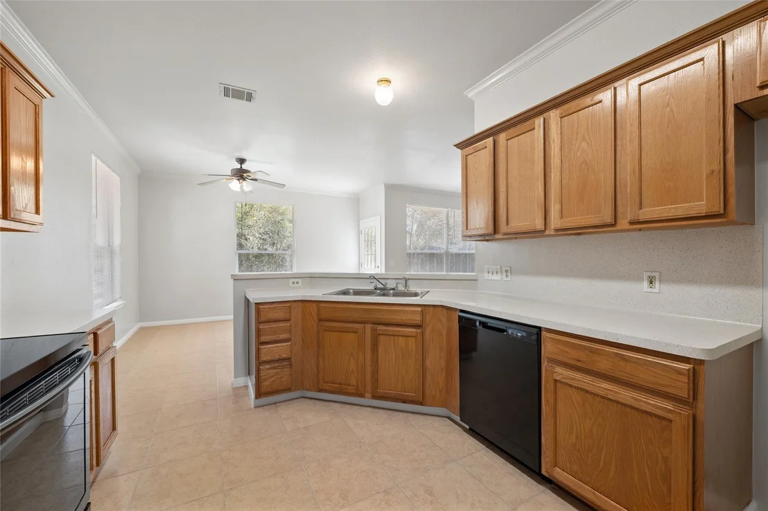 Photo of 5709 Hudson Bend RD