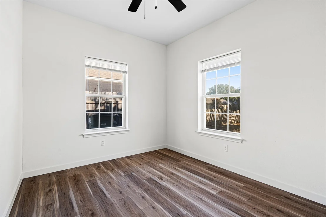 Photo of 419 Bentwood DR