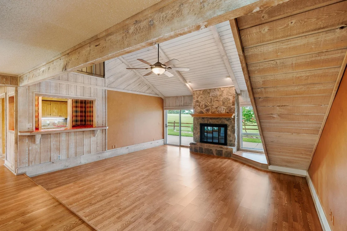 Photo of 2820 Aurora