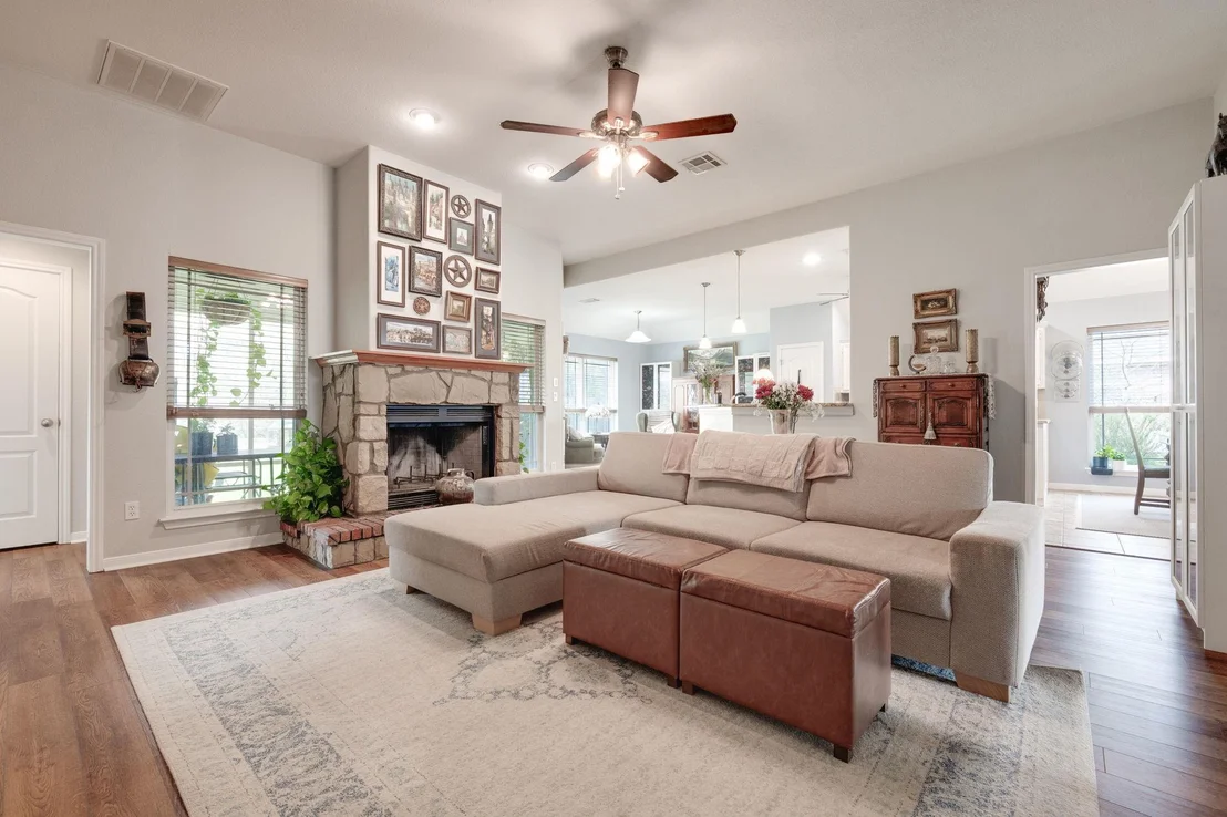 Photo of 1905 Walker Place BLVD