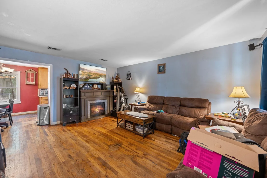 Photo of 9106 Capitol DR