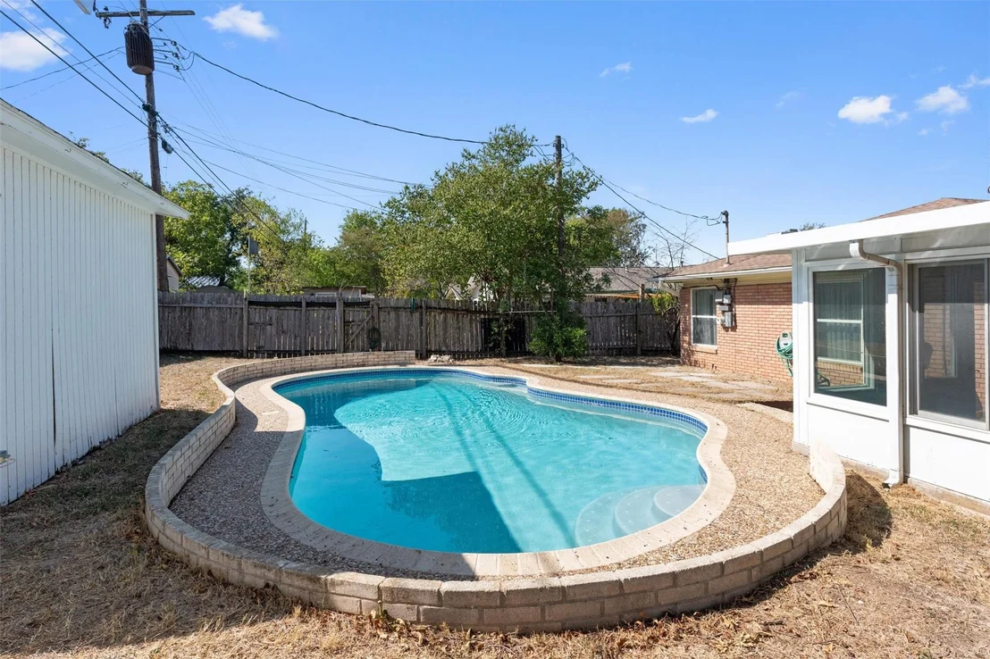 Photo of 7009 Miranda DR