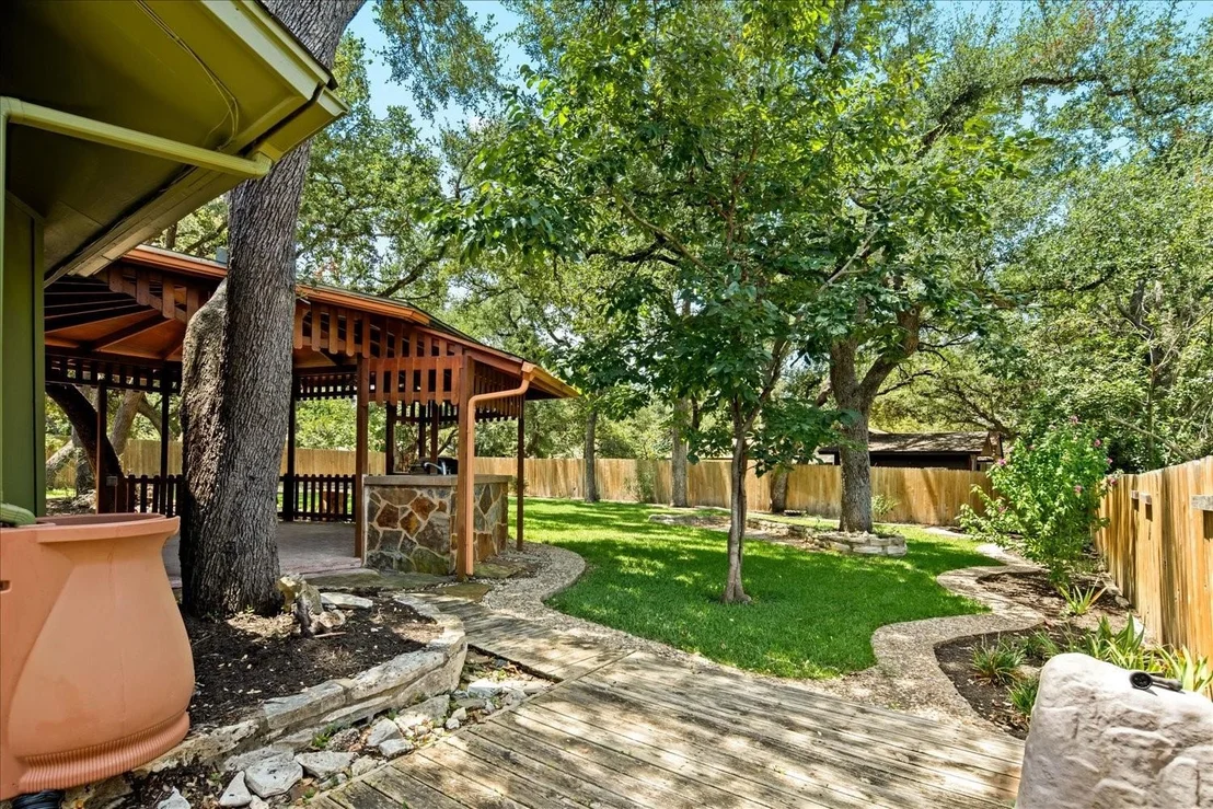 Photo of 2401 Orleans DR