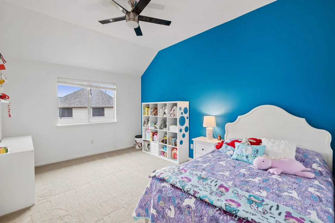 Photo of 136 Eaton LN