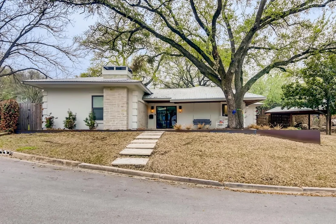 Photo of 2619 SPRING LN