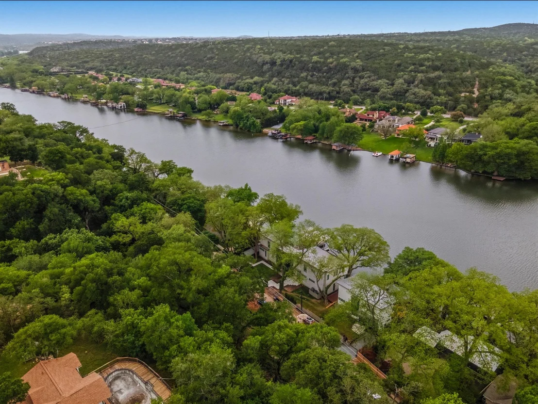 Photo of 2803 Edgewater DR