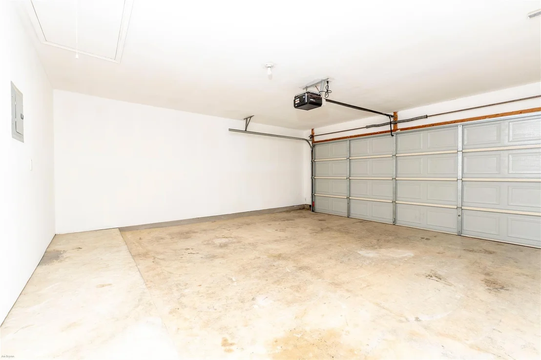 Photo of 249 Ashwood N