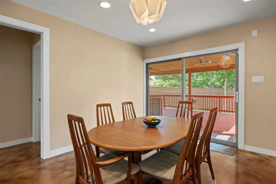 Photo of 5106 Spruce CV