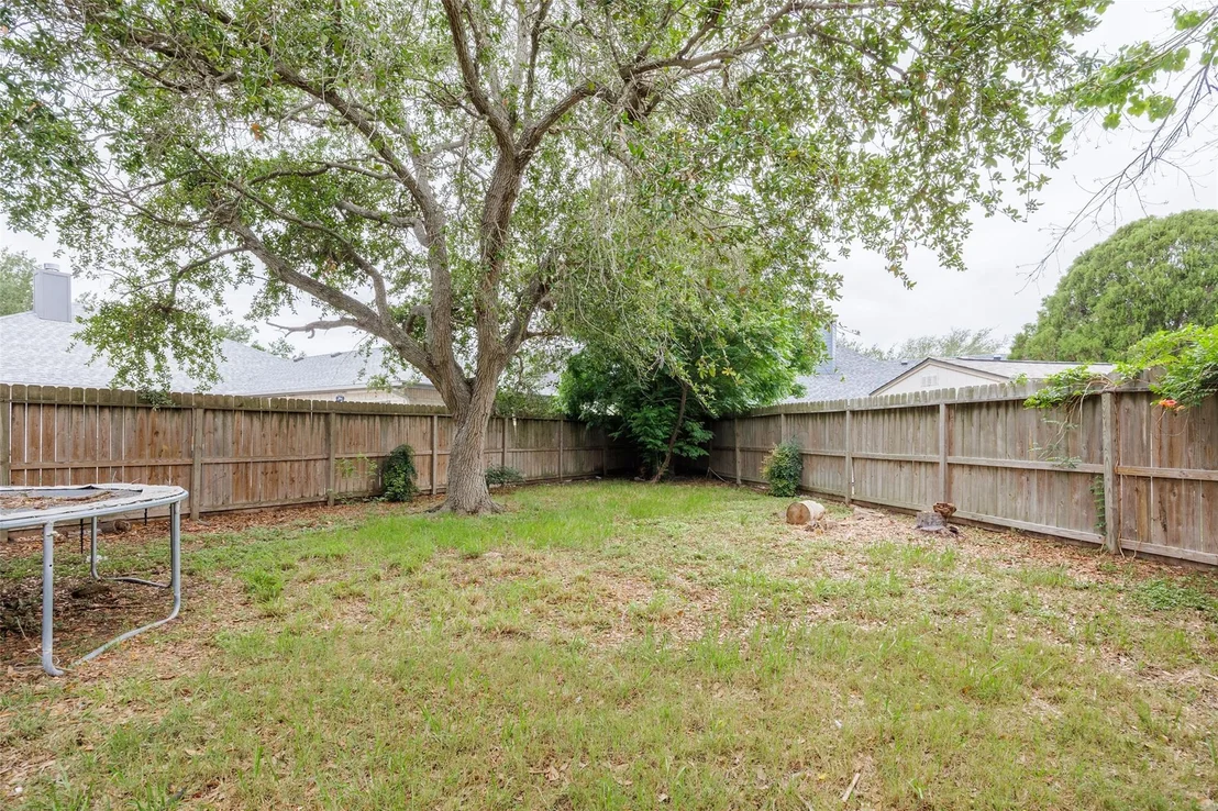 Photo of 320 Long Pointe DR