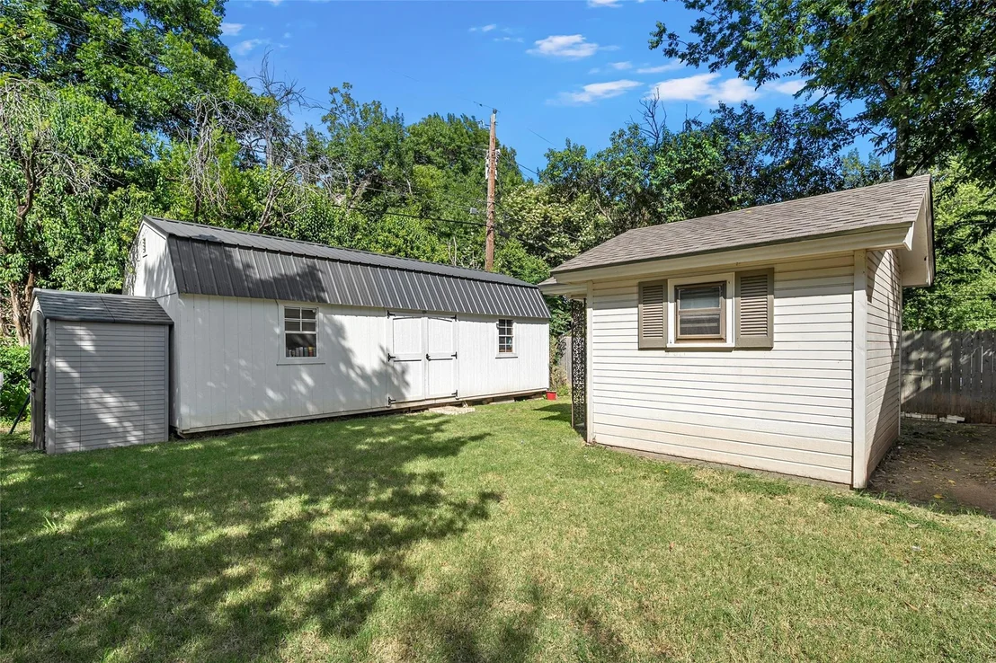 Photo of 301 N 40th ST