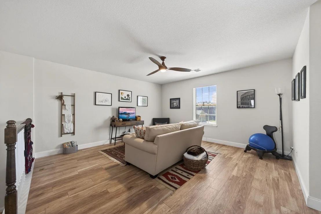 Photo of 613 Whitman Ave