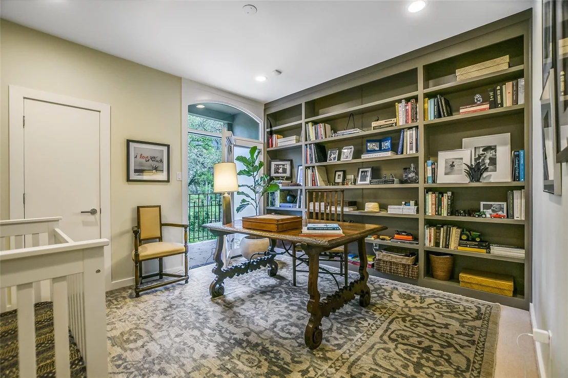 Photo of 3718 Bridle PATH