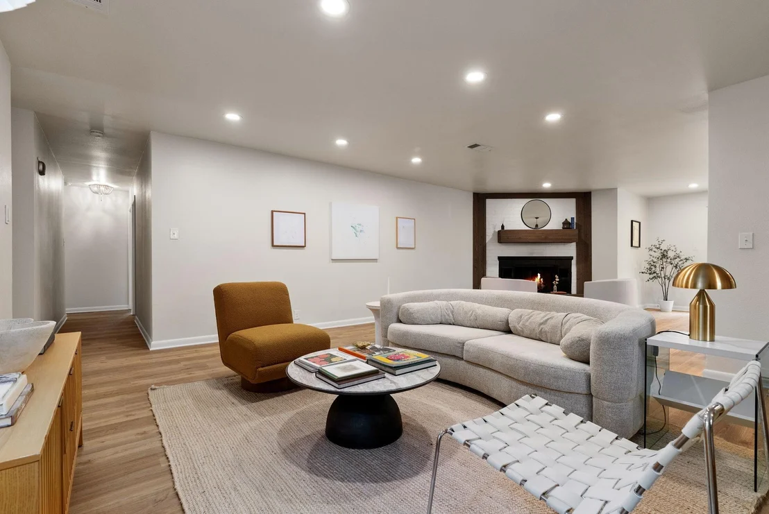 Photo of 3003 Steck Ave