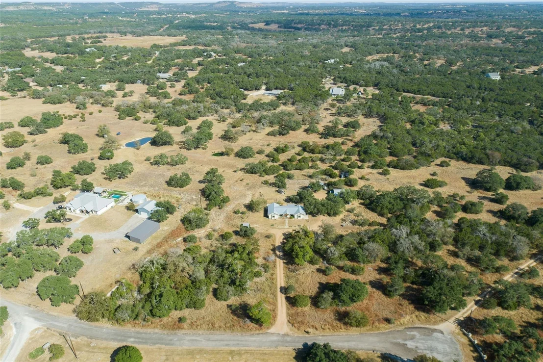 Photo of 525 River Oaks RD
