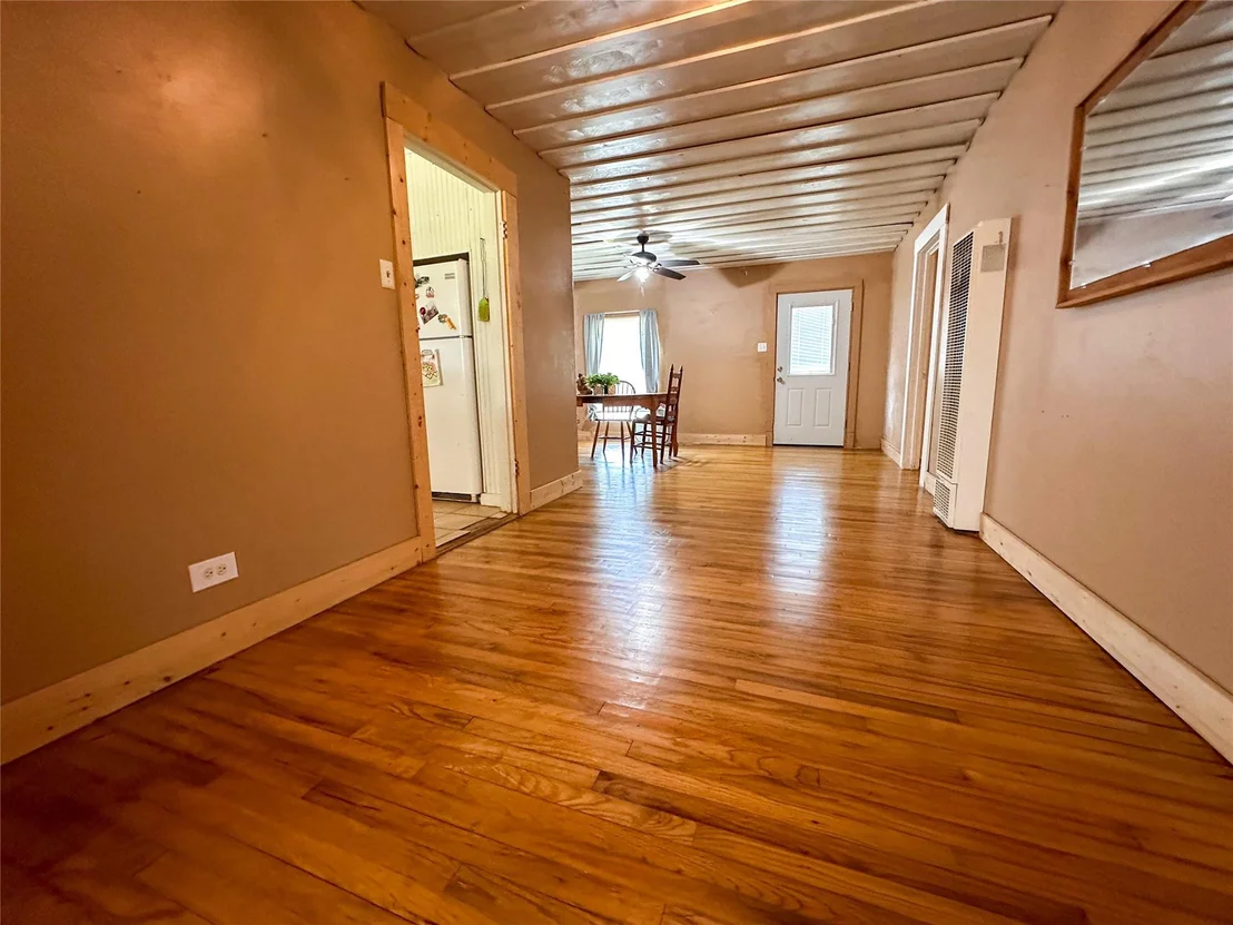 Photo of 407 4th Ave