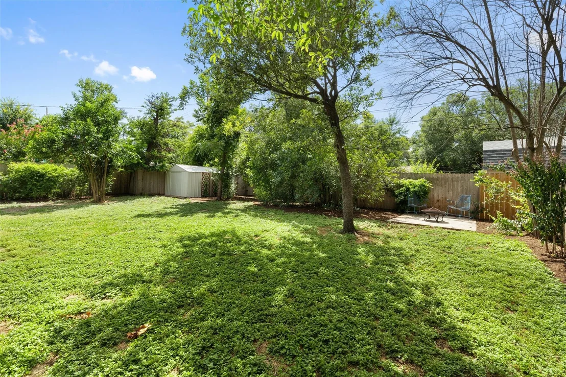 Photo of 2706 Nottingham LN