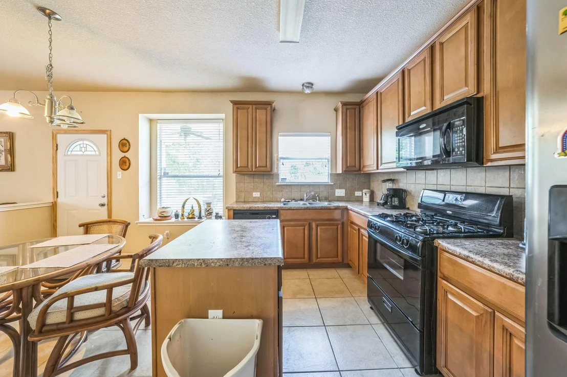 Photo of 633 Sweet Leaf LN