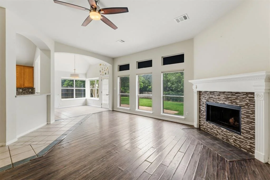 Photo of 406 Bellaire Oaks DR
