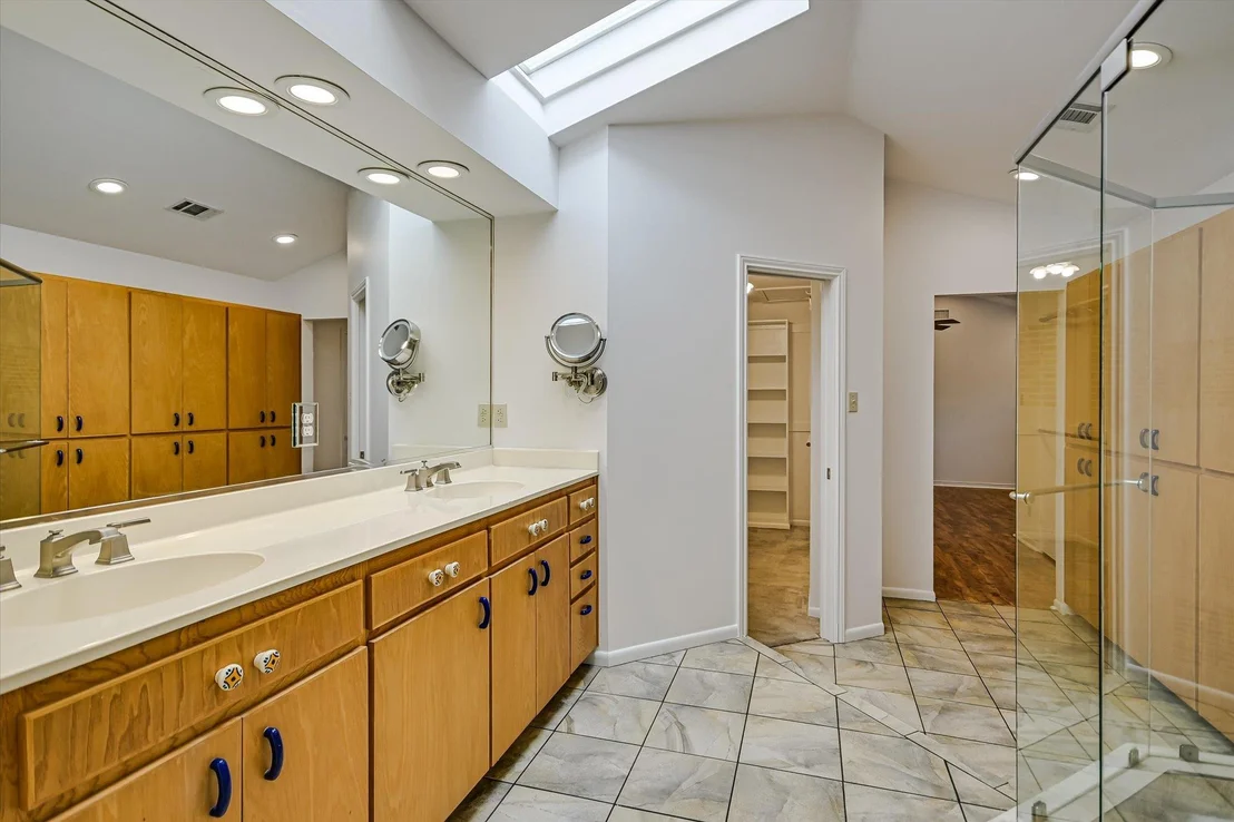 Photo of 4105 Far West BLVD