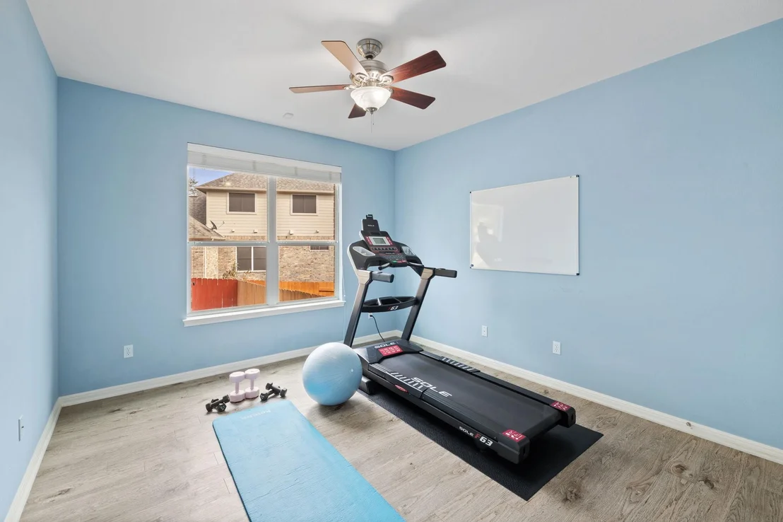 Photo of 136 Eaton LN