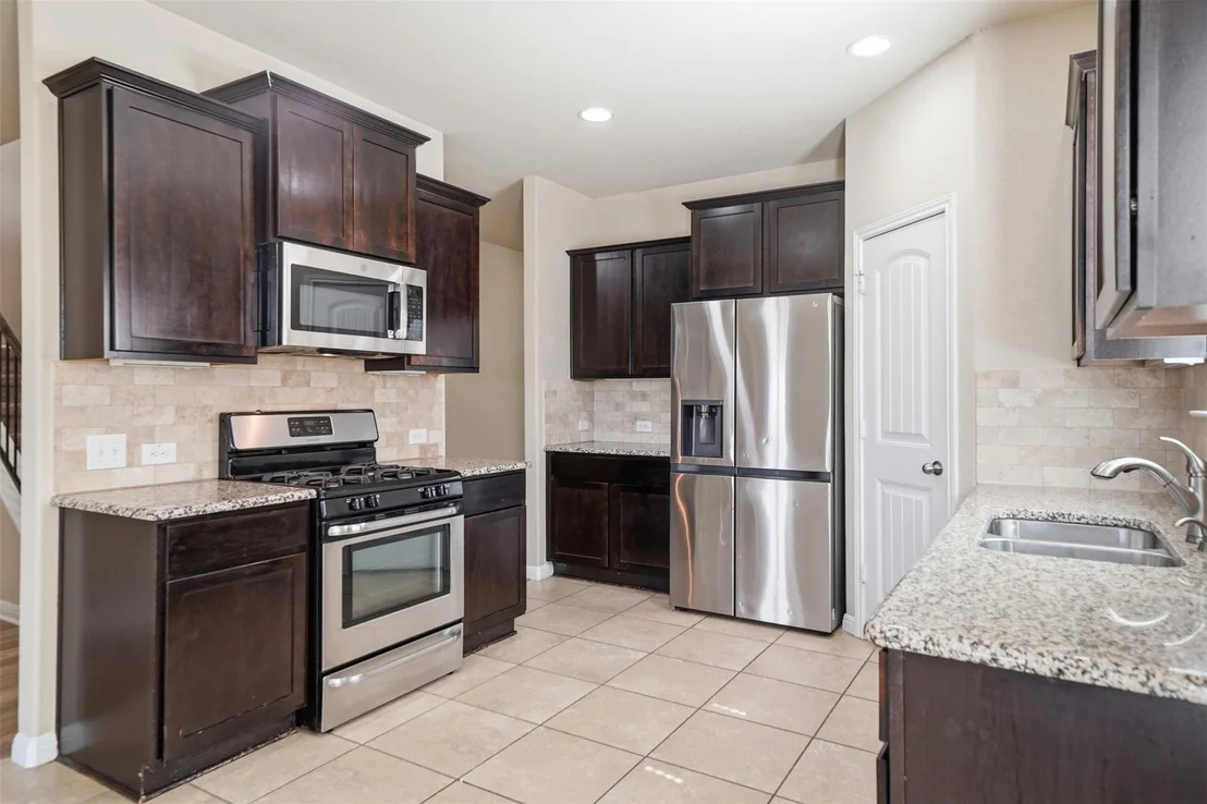 Photo of 613 Longhorn Cavern RD