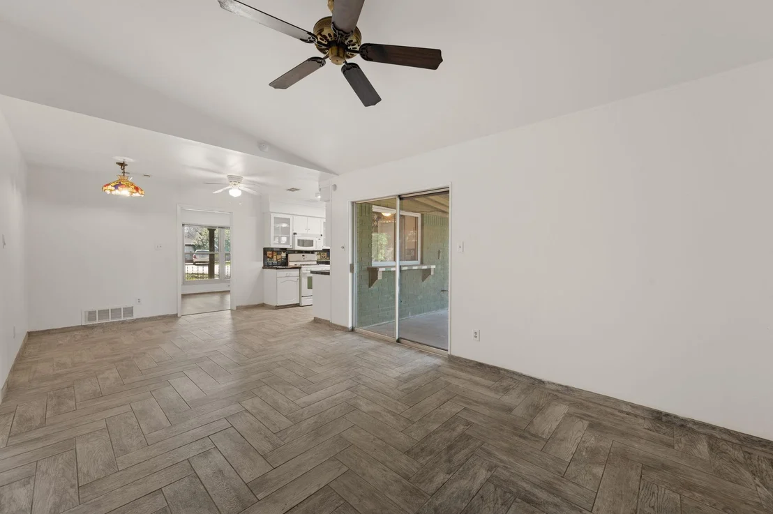 Photo of 1400 Summit CIR