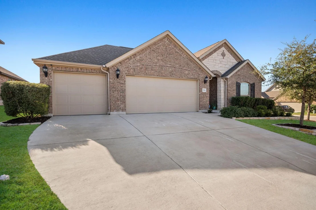 Photo of 5701 Como CV