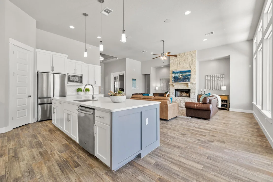 Photo of 221 Highland Oaks
