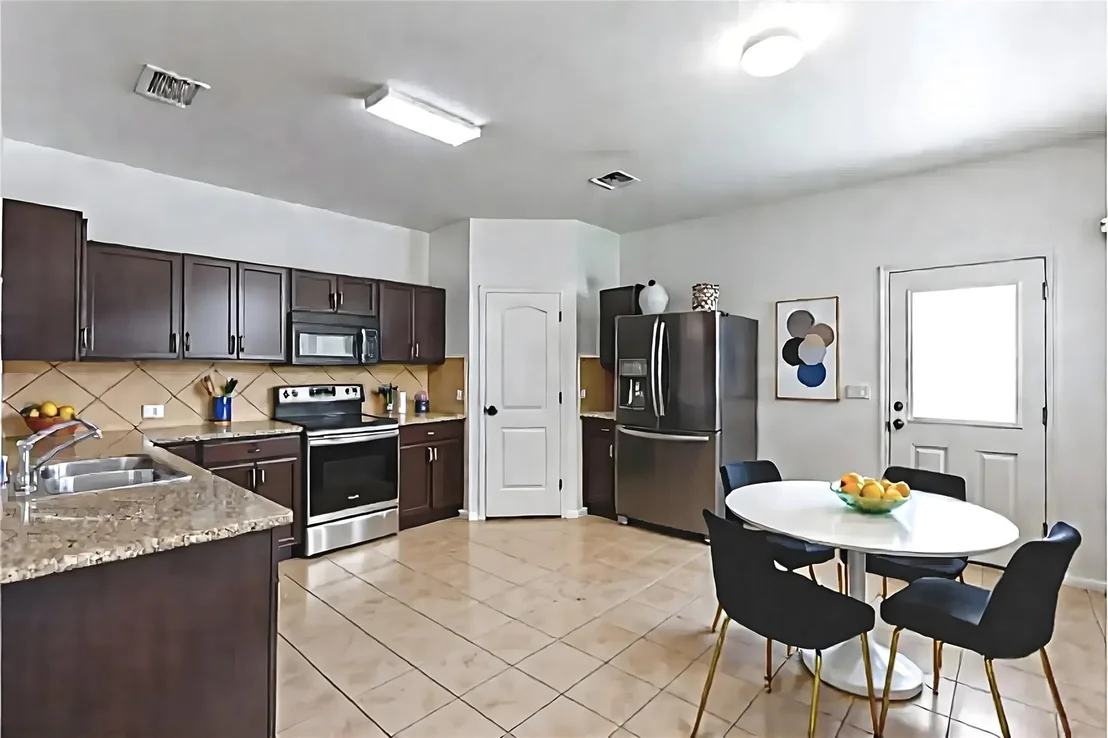 Photo of 614 Pinnacle DR