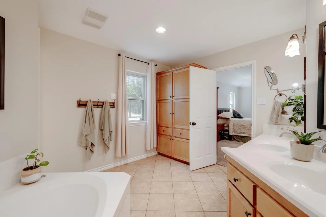 Photo of 1200 County Road 233