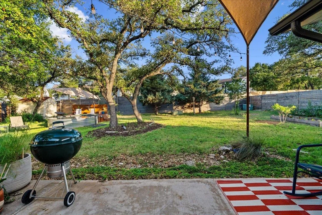 Photo of 6905 Whispering Oaks DR