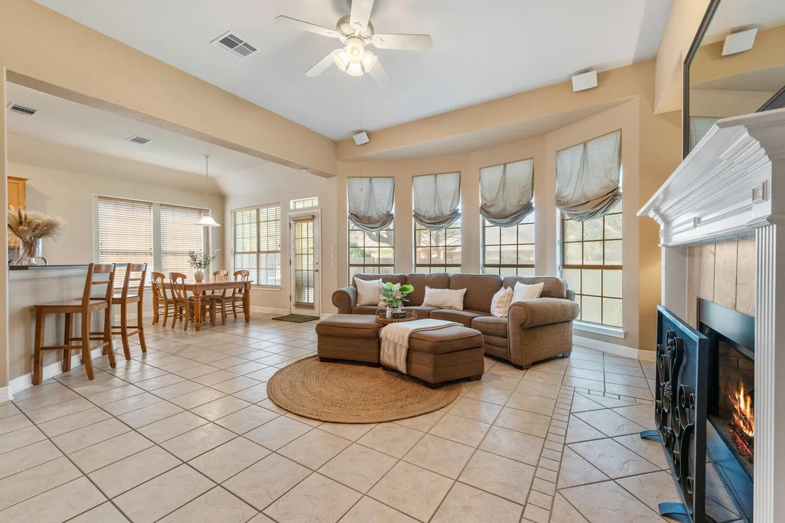 Photo of 15016 Thatcher DR