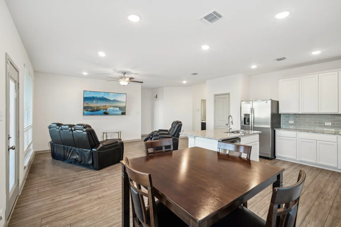 Photo of 6913 McGregor LOOP
