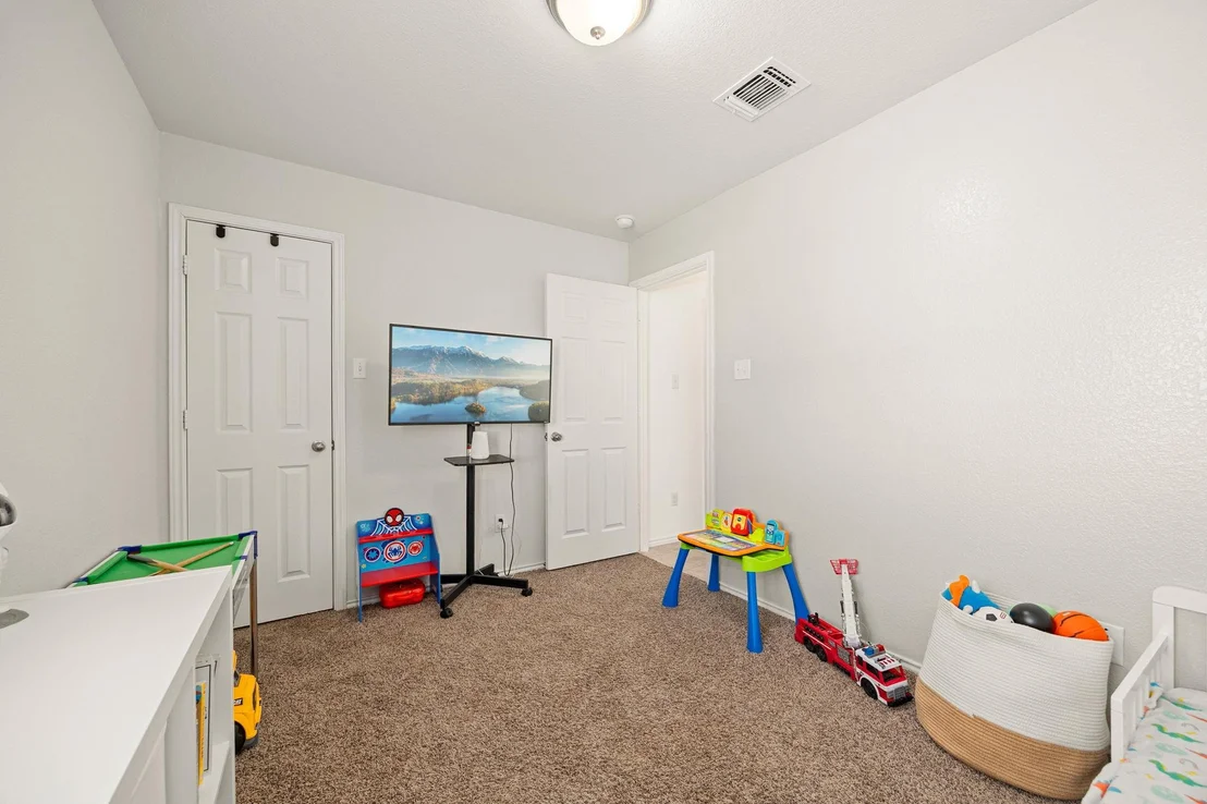 Photo of 149 Rearden BLVD