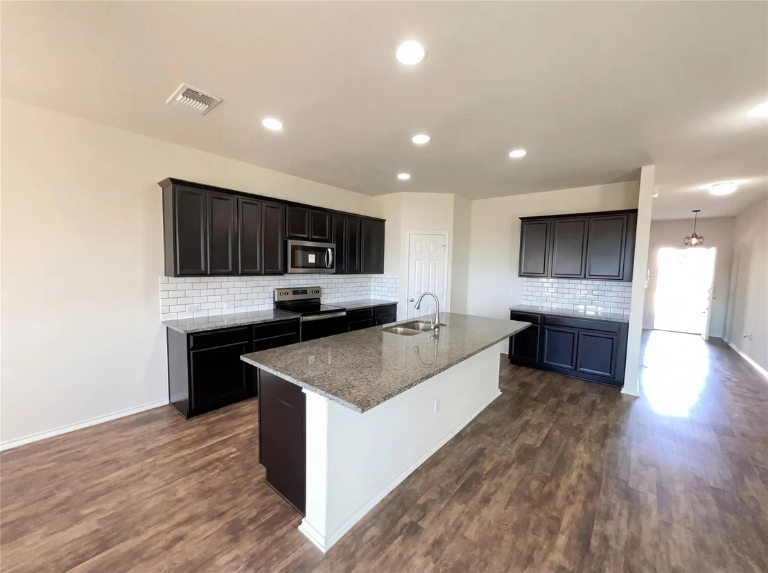 Photo of 709 Hummingbird LN
