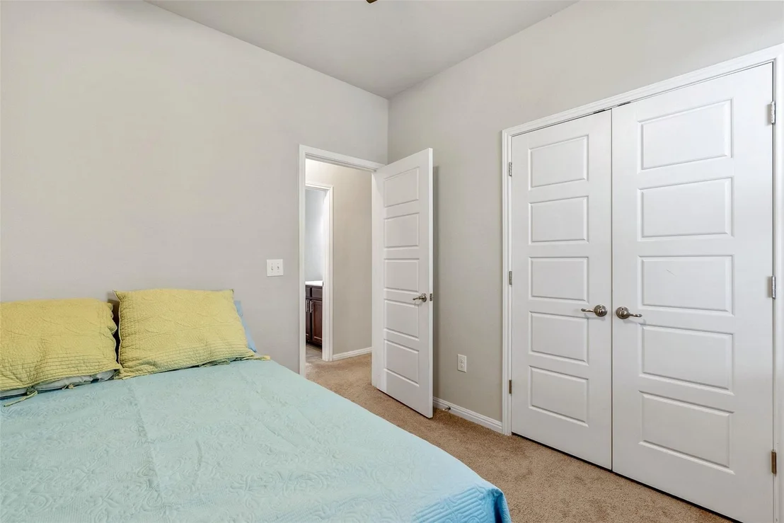 Photo of 557 Twisted Oaks LN