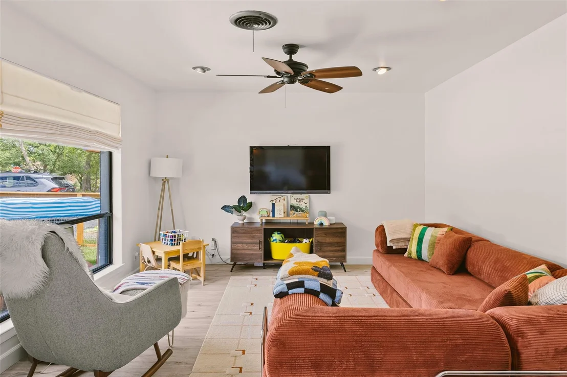 Photo of 805 Cardiff DR