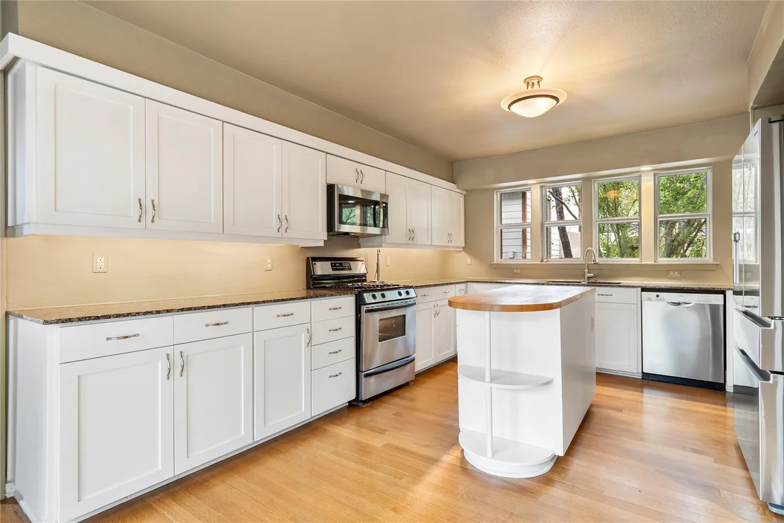 Photo of 2300 Toro Canyon RD
