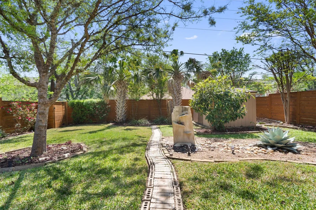 Photo of 15701 Ecorio DR