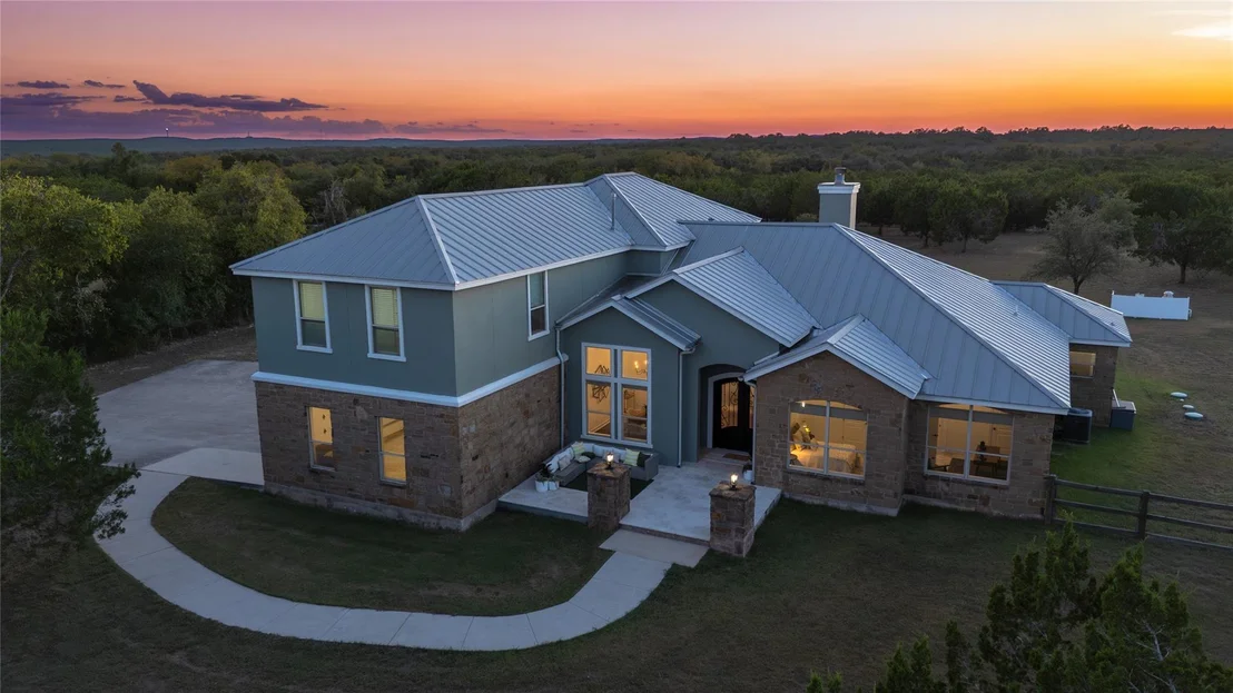 Photo of 724 Chama TRCE