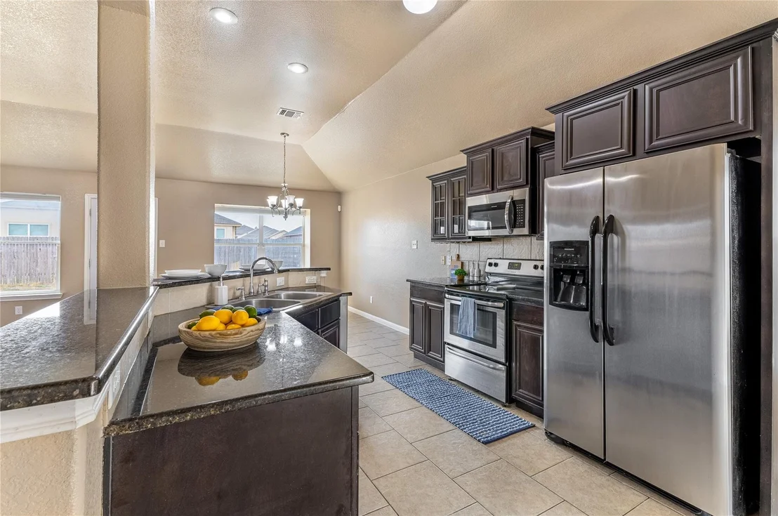 Photo of 606 W Libra DR