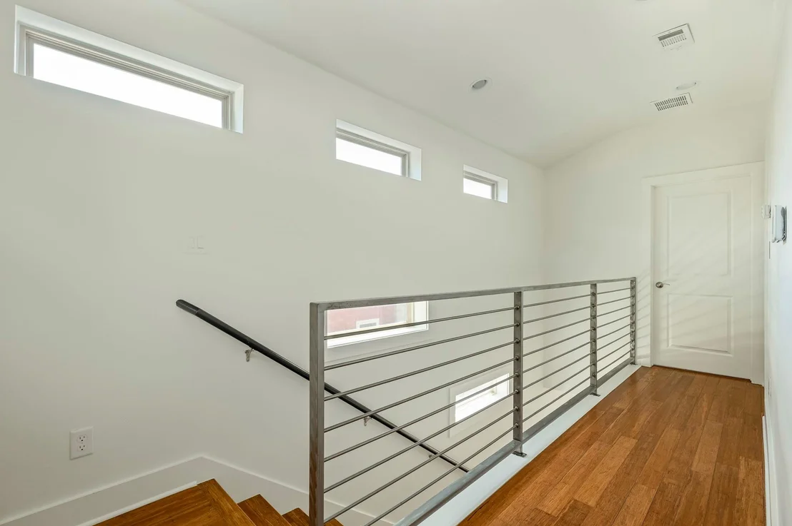 Photo of 936 E 50th ST